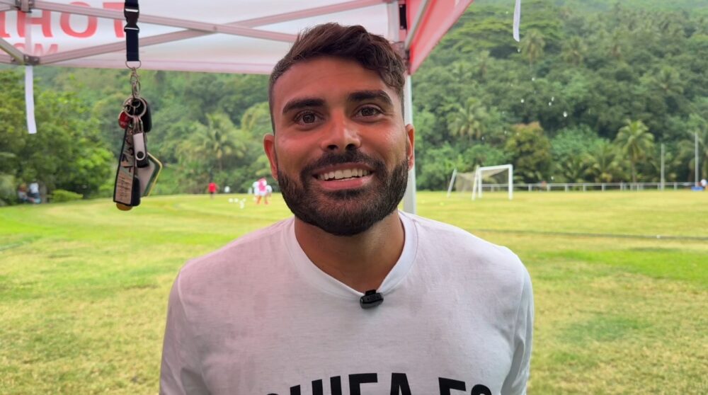 Affiche — Sergio Barbosa Jr., globe-trotteur du football, rejoint l'AS Tohie'a à Moorea